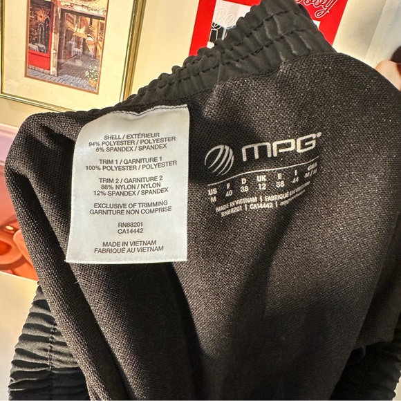 Running Shorts - Picture 4 of 5